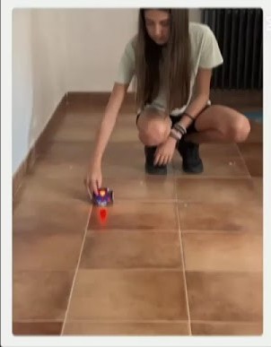 Robot McQueen salva-obstáculos 🏎️